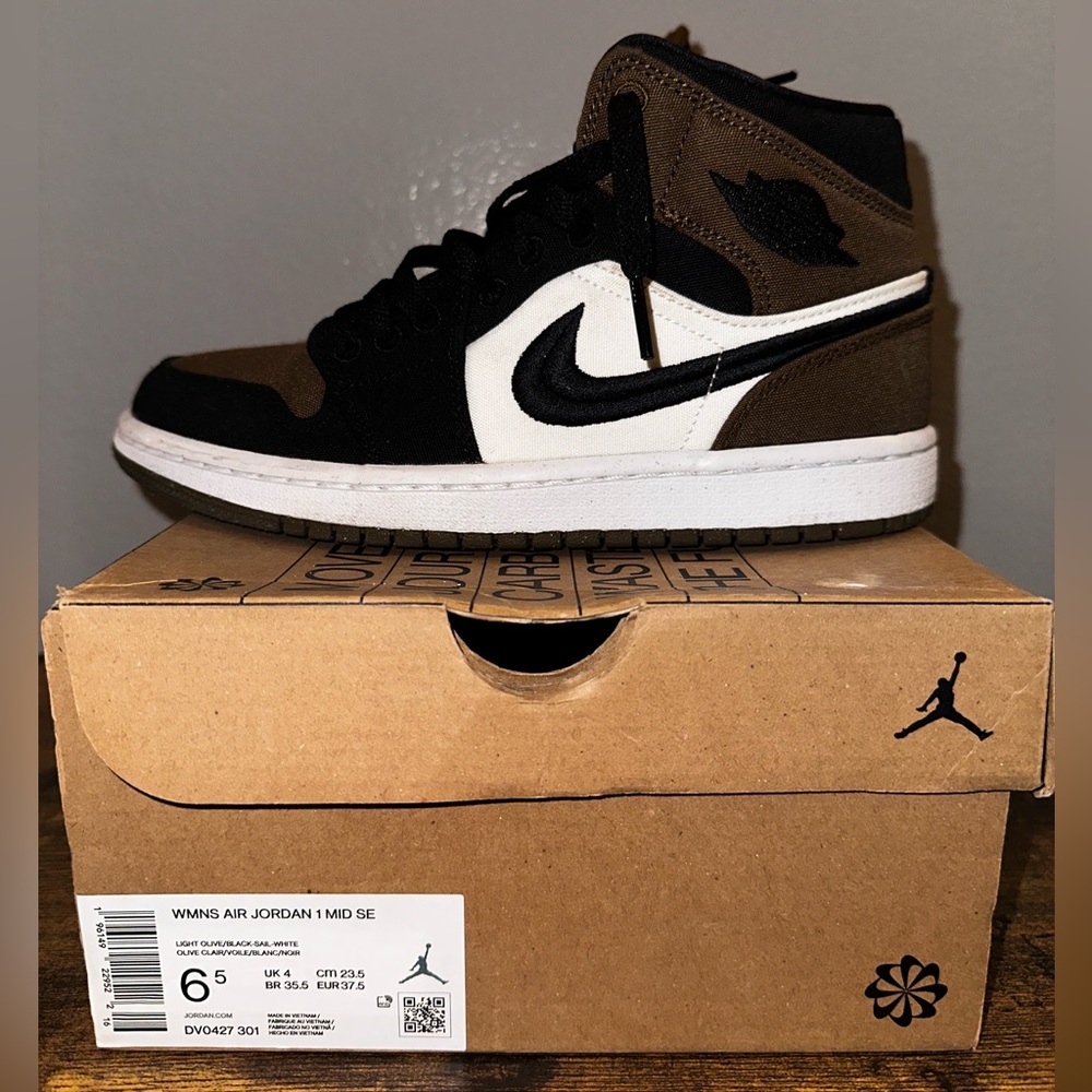 Nike Air Jordan 1 Women’s Olive Toe - Size 6.5